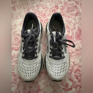 Brooks White and Gray Knit Running Sneakers